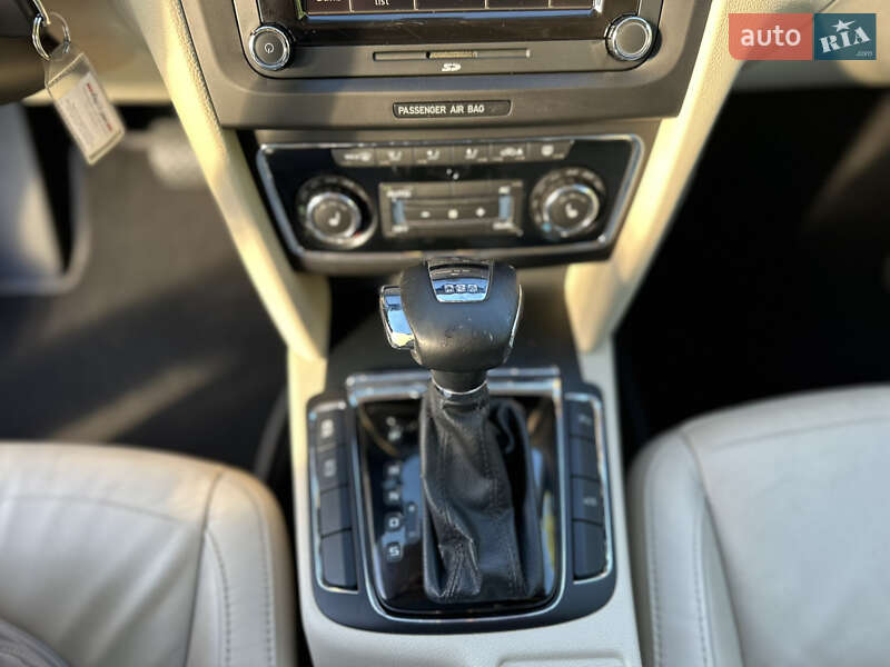 Универсал Skoda Superb 2012 в Ровно