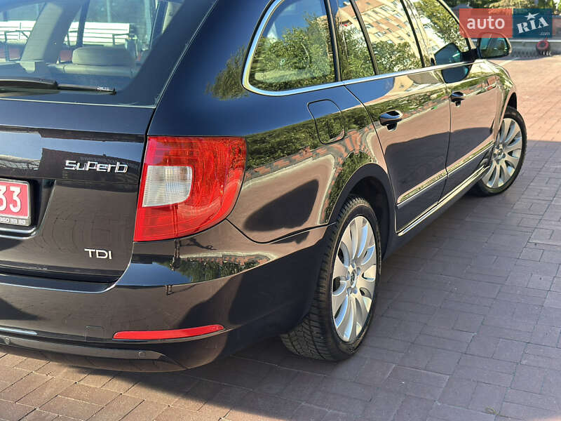 Универсал Skoda Superb 2012 в Ровно