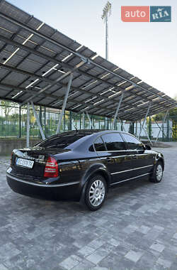 Ліфтбек Skoda Superb 2004 в 
