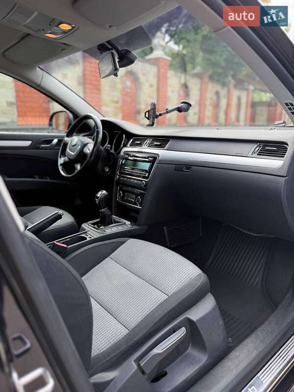 Лифтбек Skoda Superb 2011 в Красилове