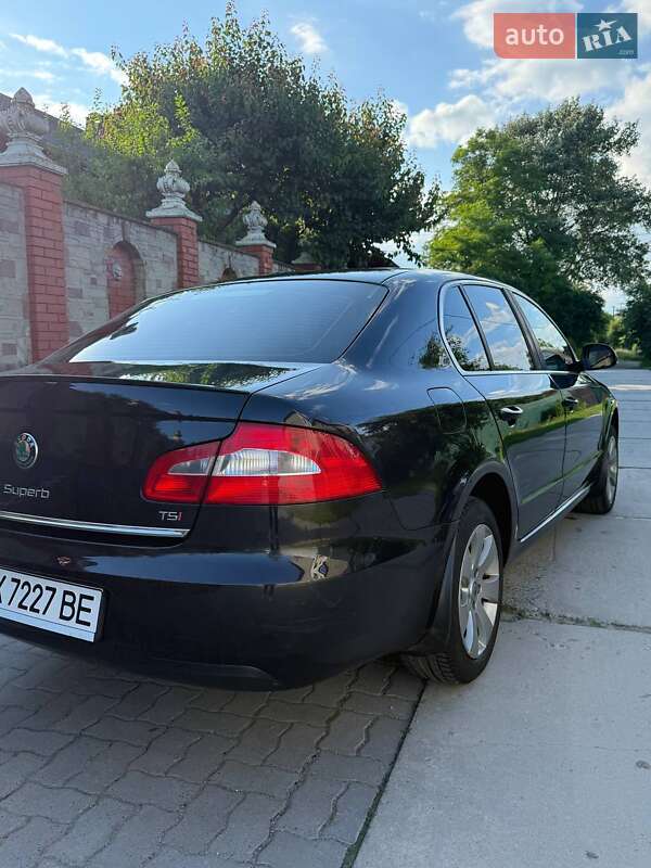 Лифтбек Skoda Superb 2011 в Красилове