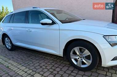 Универсал Skoda Superb 2016 в Дрогобыче
