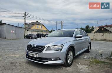 Универсал Skoda Superb 2015 в Дубно