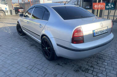 Лифтбек Skoda Superb 2006 в 