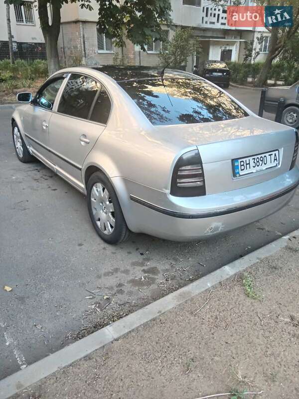Лифтбек Skoda Superb 2005 в Одессе