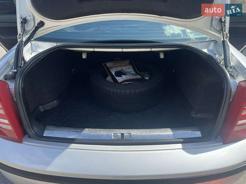 Ліфтбек Skoda Superb 2005 в Прилуках