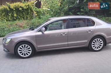 Лифтбек Skoda Superb 2013 в Ирпене