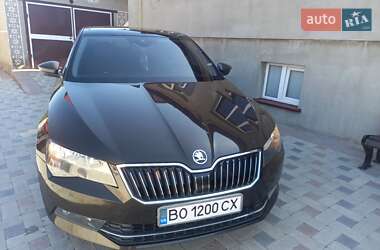 Лифтбек Skoda Superb 2016 в 