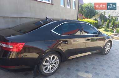 Лифтбек Skoda Superb 2016 в 