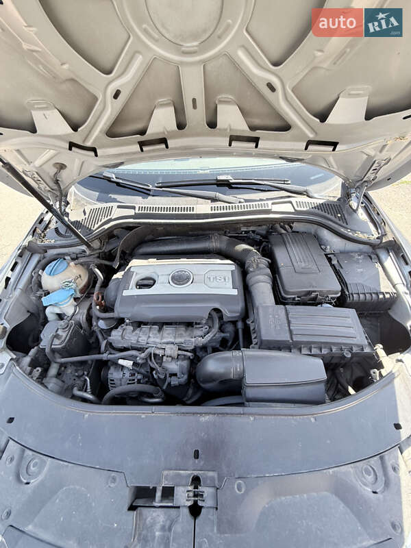 Лифтбек Skoda Superb 2011 в Днепре