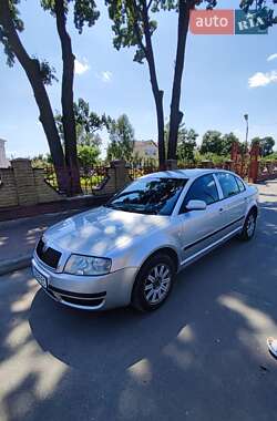 Лифтбек Skoda Superb 2003 в 