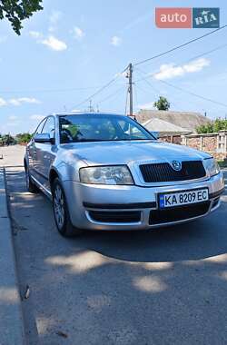 Лифтбек Skoda Superb 2003 в 