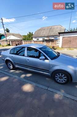 Лифтбек Skoda Superb 2003 в 