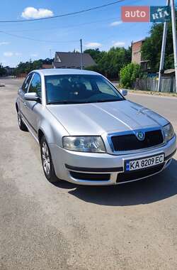Лифтбек Skoda Superb 2003 в 