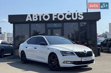 Лифтбек Skoda Superb 2015 в Киеве