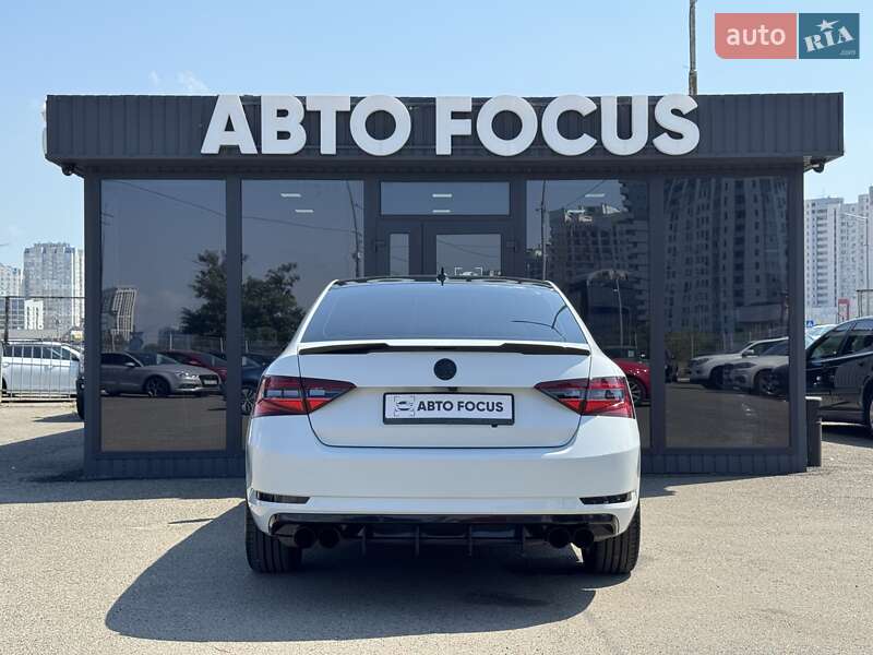 Ліфтбек Skoda Superb 2015 в Києві