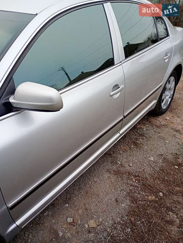 Лифтбек Skoda Superb 2002 в Прилуках