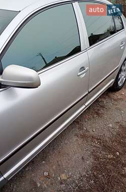 Лифтбек Skoda Superb 2002 в 