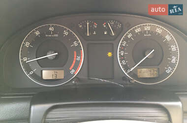 Лифтбек Skoda Superb 2006 в 
