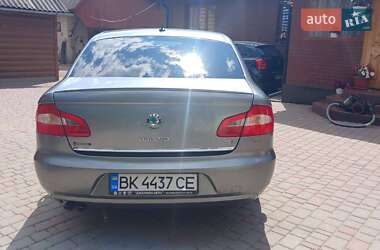 Лифтбек Skoda Superb 2010 в 