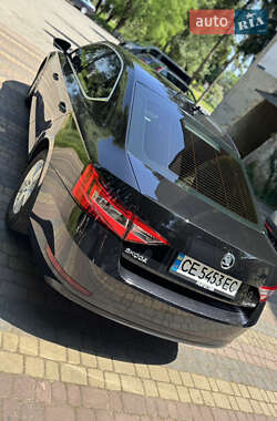 Лифтбек Skoda Superb 2017 в 