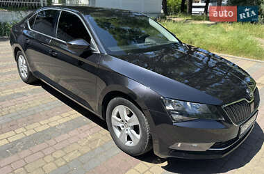 Лифтбек Skoda Superb 2017 в 
