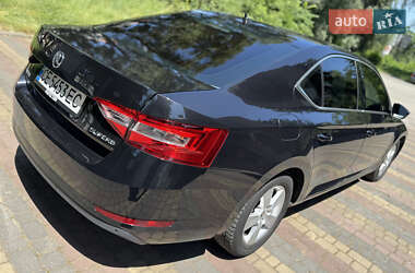 Лифтбек Skoda Superb 2017 в 