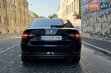 Лифтбек Skoda Superb 2017 в 
