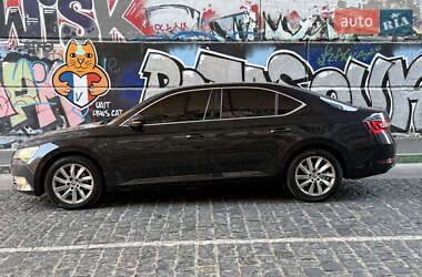 Лифтбек Skoda Superb 2017 в 