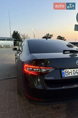 Лифтбек Skoda Superb 2017 в 