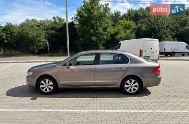 Лифтбек Skoda Superb 2012 в 