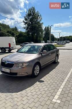 Skoda Superb 2012