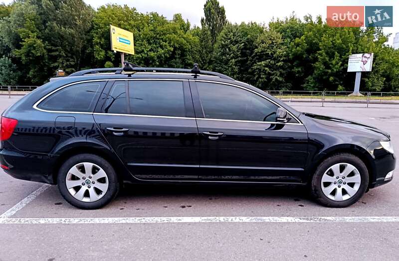 Универсал Skoda Superb 2011 в Хмельницком