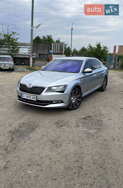 Лифтбек Skoda Superb 2015 в 