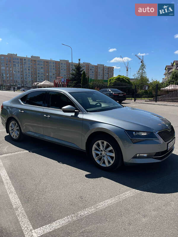 Лифтбек Skoda Superb 2018 в Киеве