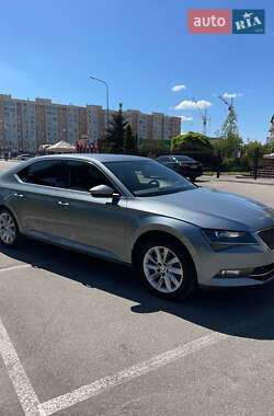 Лифтбек Skoda Superb 2018 в 