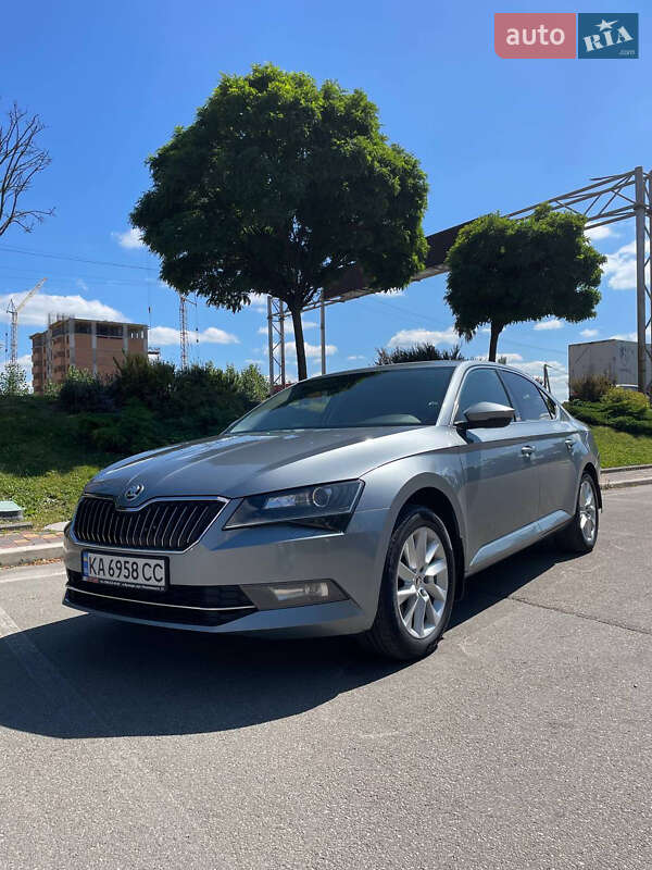 Лифтбек Skoda Superb 2018 в Киеве