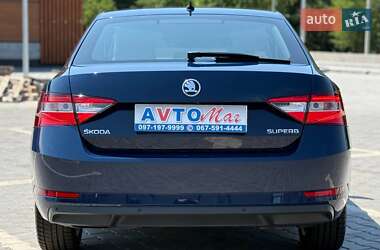 Лифтбек Skoda Superb 2015 в 