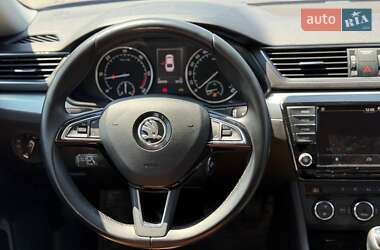 Лифтбек Skoda Superb 2015 в 