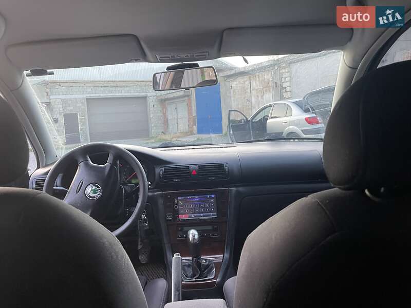 Лифтбек Skoda Superb 2003 в Каменец-Подольском