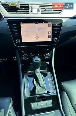 Лифтбек Skoda Superb 2019 в 