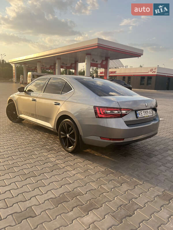 Лифтбек Skoda Superb 2016 в Ирпене
