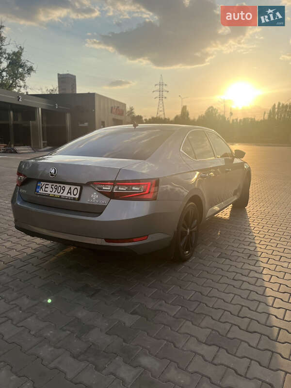 Лифтбек Skoda Superb 2016 в Ирпене