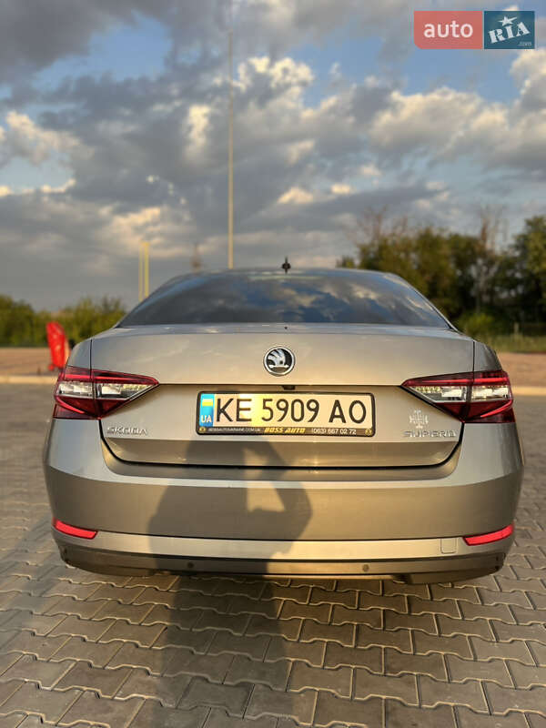 Лифтбек Skoda Superb 2016 в Ирпене