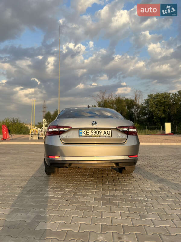 Лифтбек Skoda Superb 2016 в Ирпене