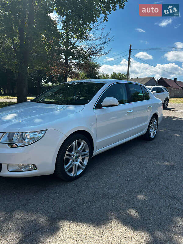 Лифтбек Skoda Superb 2013 в Черновцах