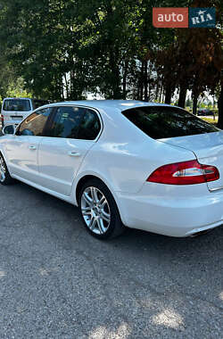 Лифтбек Skoda Superb 2013 в 