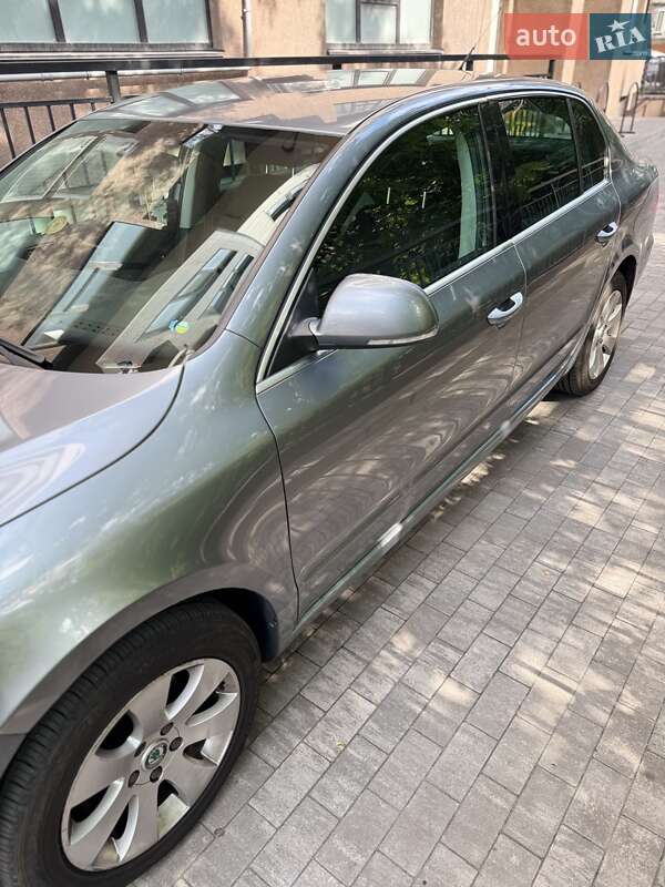 Лифтбек Skoda Superb 2009 в Киеве