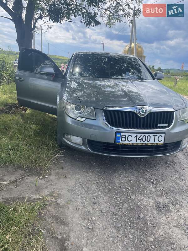 Skoda Superb 2012