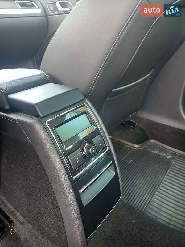 Универсал Skoda Superb 2013 в Радивилове
